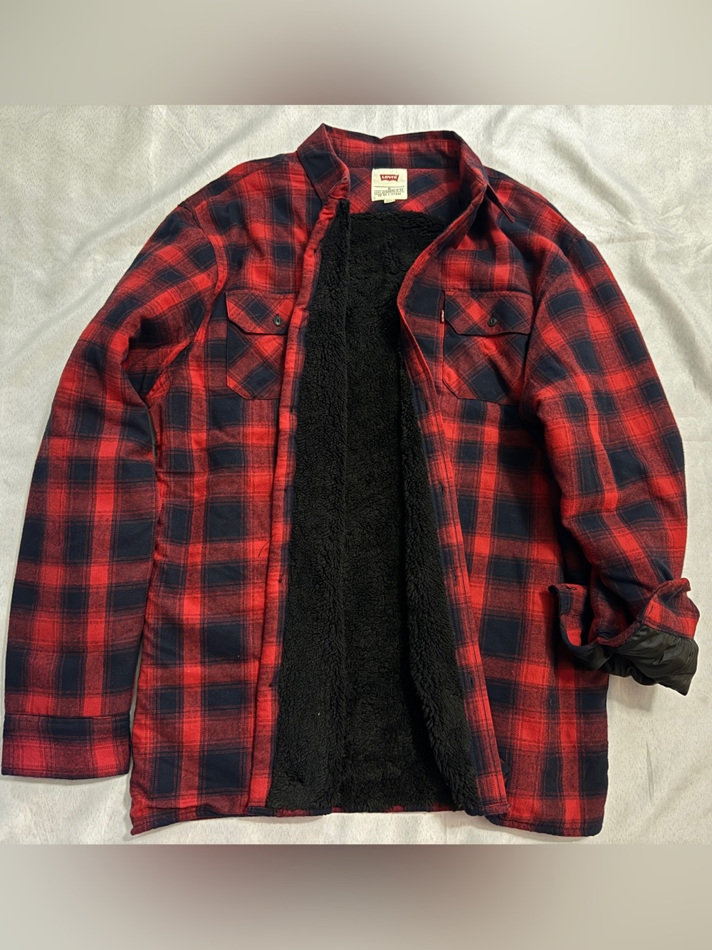 Like New Leviβs Menβs Red Plaid Flannel Sherpa Lined Buttondown Shirt / Shacket